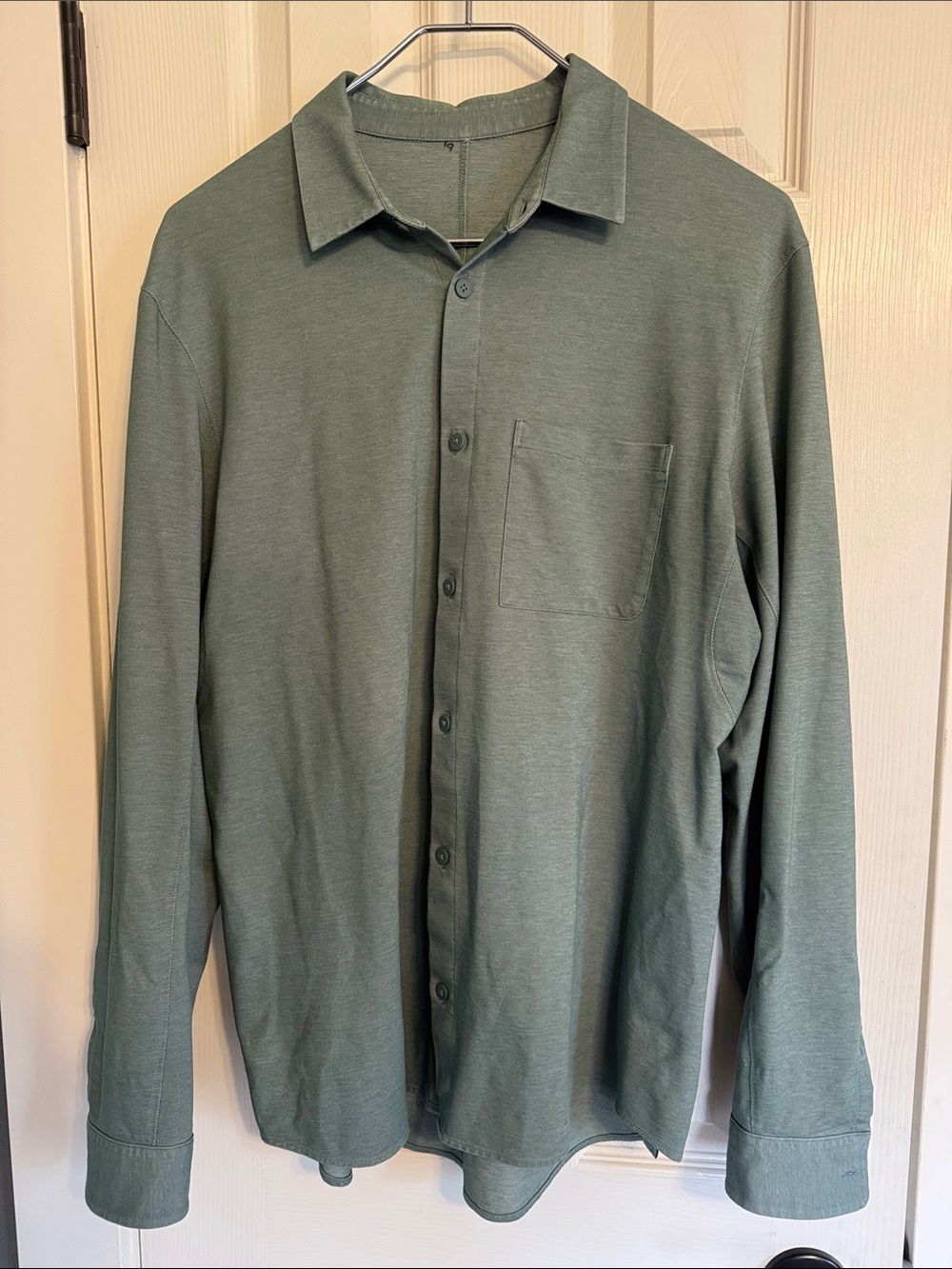 Men’s M Lululemon ABC brushed fabric long sleeved casual button up shirt.